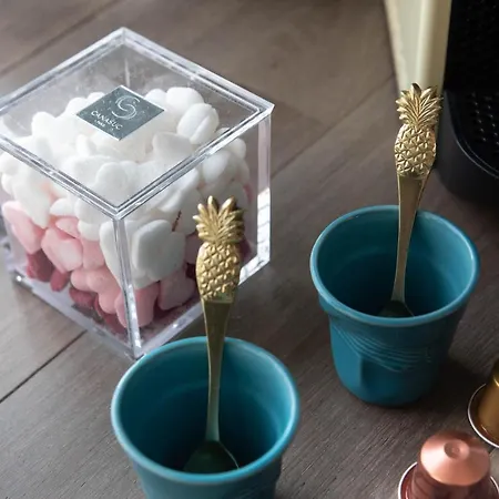 The Parisian Blue Eiffel Tower Διαμέρισμα