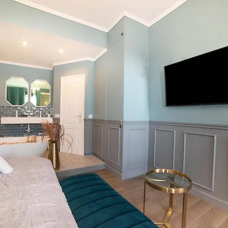Apartment The Parisian Blue Eiffel Tower Paris